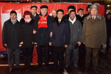 «Новый Октябрь впереди!». Шествие и митинг в Москве
