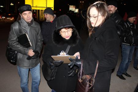 Волгоград. Комсомольцы вышли на улицы города с требованием отменить повышение цен на проезд на общественном транспорте