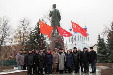 В Тамбове прошли траурные мероприятия, посвященные 75-й годовщине со дня гибели Зои Космодемьянской