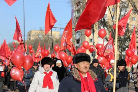 Республика Хакасия. В Абакане состоялись демонстрация и митинг, посвященные 99-ой годовщине Великой Октябрьской Социалистической Революции