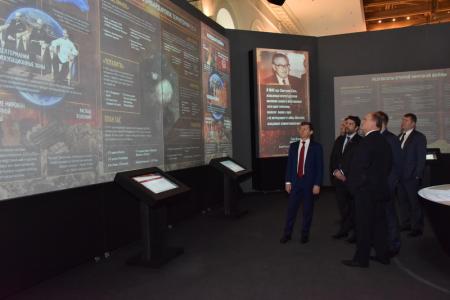 Г.А. Зюганов посетил выставку «Россия – Моя история» (1945 – 2016), проходящую в Московском Манеже