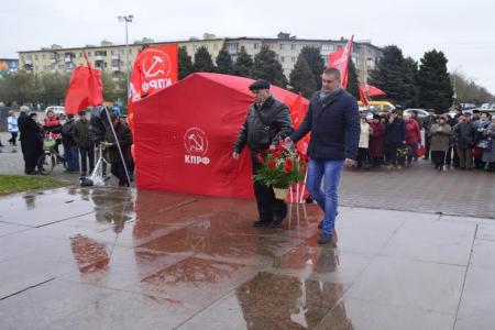 Волгоградская область. В Волжском состоялся торжественный митинг, посвященный 99-й годовщине Великого Октября