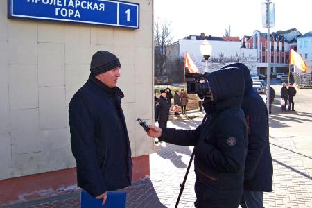 Орловский горком КПРФ провёл пикет против отмены безлимитных проездных билетов