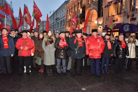 «Новый Октябрь впереди!». Шествие и митинг в Москве