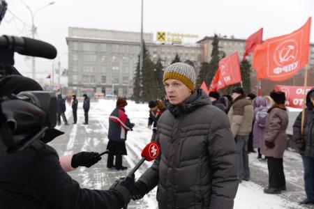 В Новосибирске стартовала серия пикетов КПРФ против попыток компании «Сибмост» отсудить у Новосибирска 2,5 млрд рублей 