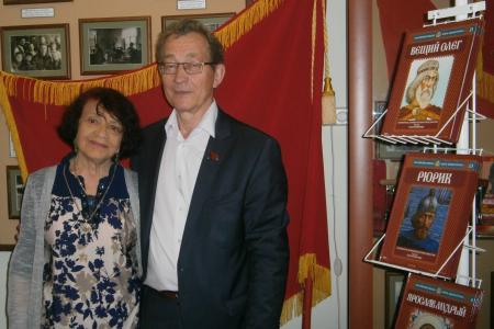 Владимир Поздняков побывал в музее Забайкальского центра специального образования и развития «Открытый мир»