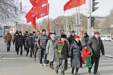 Амурская область. В Благовещенске состоялось торжественное возложение к памятнику В.И. Ленину