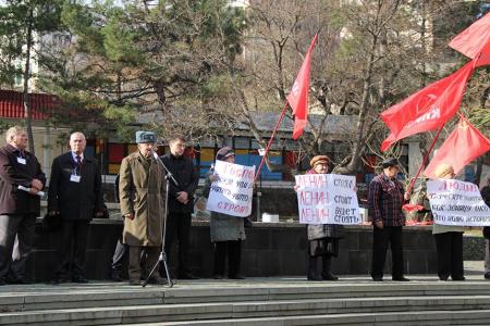Республика Крым. Митинг-протест против переноса памятника В.И. Ленину в Феодосии