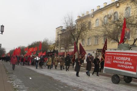 Празднование 99-й годовщины Октябрьской Революции прошло в Оренбурге