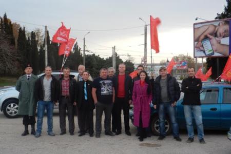 В Севастополе состоялся автопробег, посвящённый 99-ой годовщине Великой Октябрьской социалистической революции