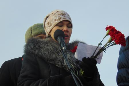 Коммунисты в Барнауле 7 ноября провели демонстрацию и митинг у памятника Ленину