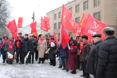 Коммунисты отдали дань памяти основателям государственности Удмуртии