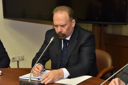 Накануне «правительственного часа» в Госдуме министр строительства и жилищно-коммунального хозяйства России встретился с фракцией КПРФ