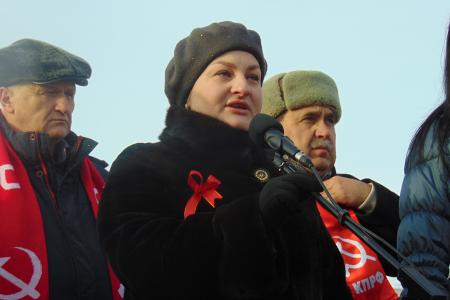 Коммунисты в Барнауле 7 ноября провели демонстрацию и митинг у памятника Ленину