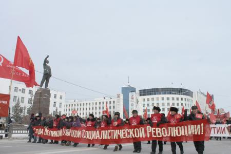 Борьба за интересы народа и Родины продолжается! Демонстрация и митинг 7 ноября в Якутии