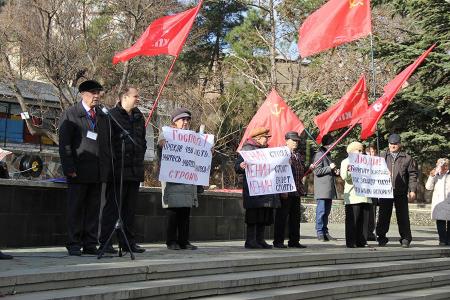 Республика Крым. Митинг-протест против переноса памятника В.И. Ленину в Феодосии