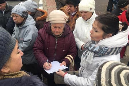 Массовая акция протеста против очередных экспериментов в сфере здравоохранения Белгородской области прошла в поселке Уразово Валуйского района