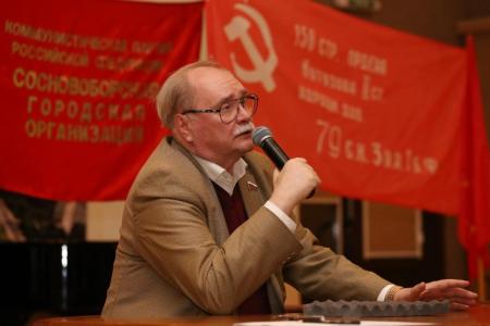 В городе Сосновый бор Ленинградской области состоялась встреча жителей с депутатом-коммунистом Госдумы В.В. Бортко