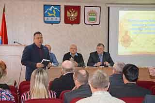 Руководитель фракции КПРФ Законодательного Собрания Амурской области Роман Кобызов провел прием граждан в Зейском районе