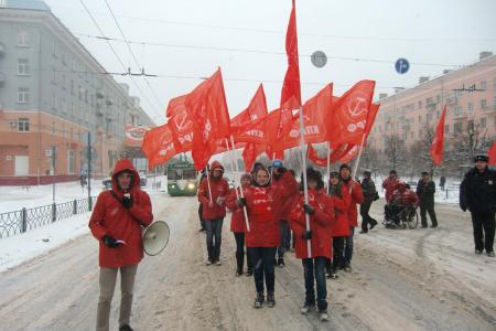 Демонстрация и митинг, посвящённые 99-й годовщине Великого Октября, состоялись в Иваново