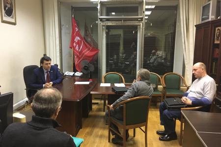 Олег Лебедев провел прием избирателей