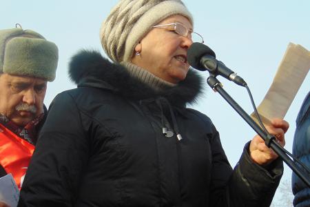 Коммунисты в Барнауле 7 ноября провели демонстрацию и митинг у памятника Ленину
