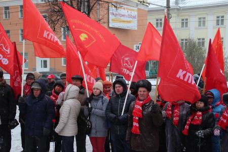 Коммунисты отдали дань памяти основателям государственности Удмуртии