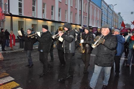 «Новый Октябрь впереди!». Шествие и митинг в Москве