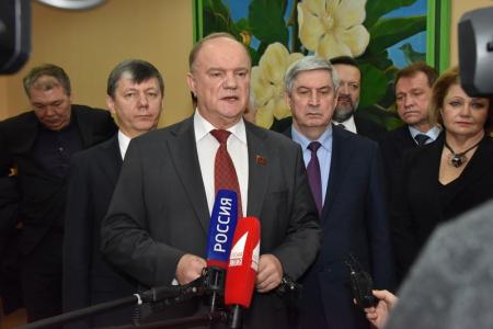 «Такие люди обновляют совесть человечества». Г.А. Зюганов выразил соболезнования в посольстве Кубы в связи с кончиной Фиделя Кастро