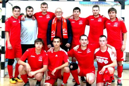 Красные атакуют и выигрывают. В Кургане стартовал чемпионат области по мини-футболу