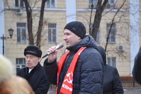 Астраханские коммунисты приняли участие в митинге за сохранение льгот для малообеспеченных граждан