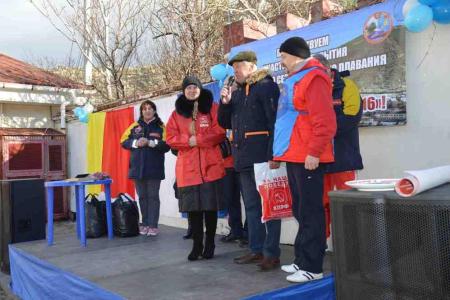 При участии Севастопольского горкома КПРФ в Балаклаве открыли сезон зимнего плавания