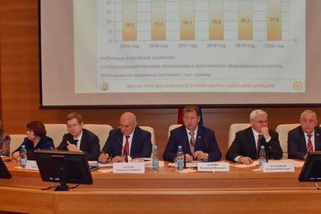 Комитет Госдумы по аграрным вопросам провел «круглый стол» на тему «Приоритетные направления законодательного обеспечения развития молочного животноводства до 2020 года»