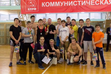 В Новосибирске при поддержке КПРФ прошел зимний турнир по воркауту