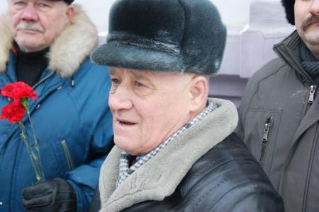 Кировские коммунисты отметили 137-ю годовщину со Дня рождения Сталина
