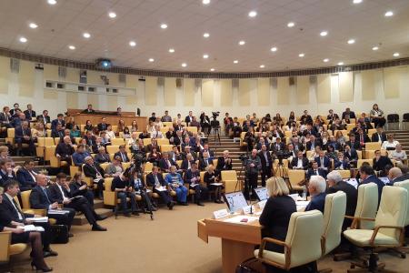 Коммунисты в Госдуме провели круглый стол по проблемам молочного животноводства