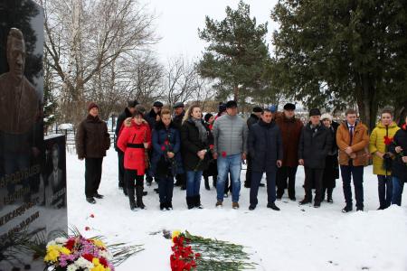 Делегация ЦК ЛКСМ РФ почтила память В.А. Стародубцева