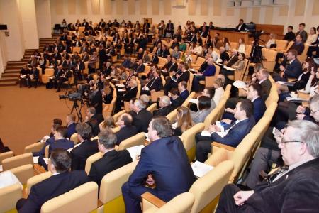 Коммунисты в Госдуме провели круглый стол по проблемам молочного животноводства