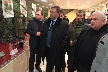К.К. Тайсаев принял участие в открытие новогодних елок на Донбассе