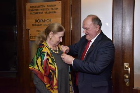 Г.А. Зюганов наградил памятными медалями ЦК КПРФ группу деятелей культуры 