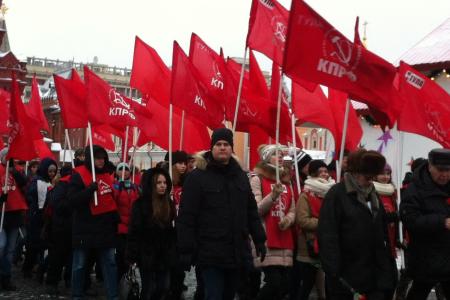 Тульские молодые коммунисты отметили 137-ю годовщину со Дня рождения И.В. Сталина возложением цветов на Красной площади