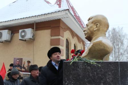 Коммунисты подвели итоги года Сталина в Пензенской области