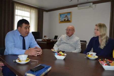 Благодаря первому секретарю Калмыцого рескома КПРФ Николаю Нурову дети в Ики-Буруле смогут заниматься художественной гимнастикой