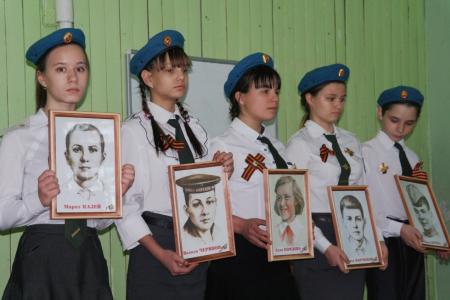 Забайкальский край. Коммунисты приняли в пионеры около 100 школьников