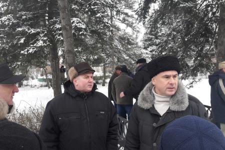 Москва. Депутаты-коммунисты приняли участие в телемосте на Горбатом мосту с протестующими шахтерами города Гуково Ростовской области