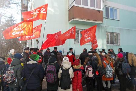 Республика Крым. Коммунисты Феодосии открыли памятную доску участнику десанта 1941 года Георгию Ивановичу Десюку