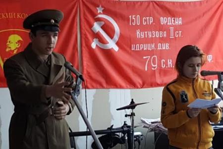 Донские комсомольцы провели для пионеров Гуково и Белой Калитвы новогодний праздник