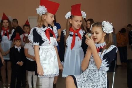 Донские комсомольцы провели для пионеров Гуково и Белой Калитвы новогодний праздник