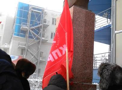 В день рождения И.В. Сталина якутские коммунисты возложили цветы к его памятникам в Якутске и Мирном 