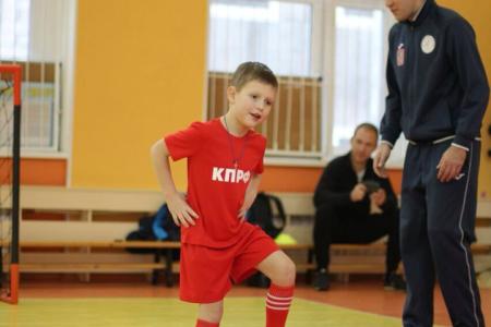 Спортклуб КПРФ открыл футбольную школу для самых маленьких
